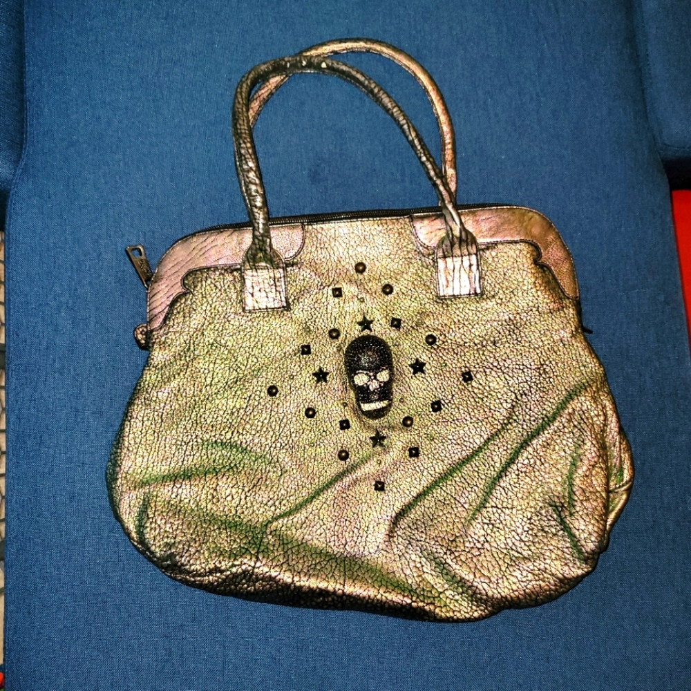 Secret Pon Pon iridescent tote